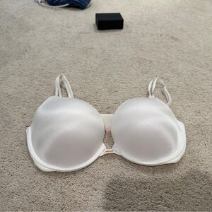 **Like new Victoria's Secret White Very Sexy push up Bra